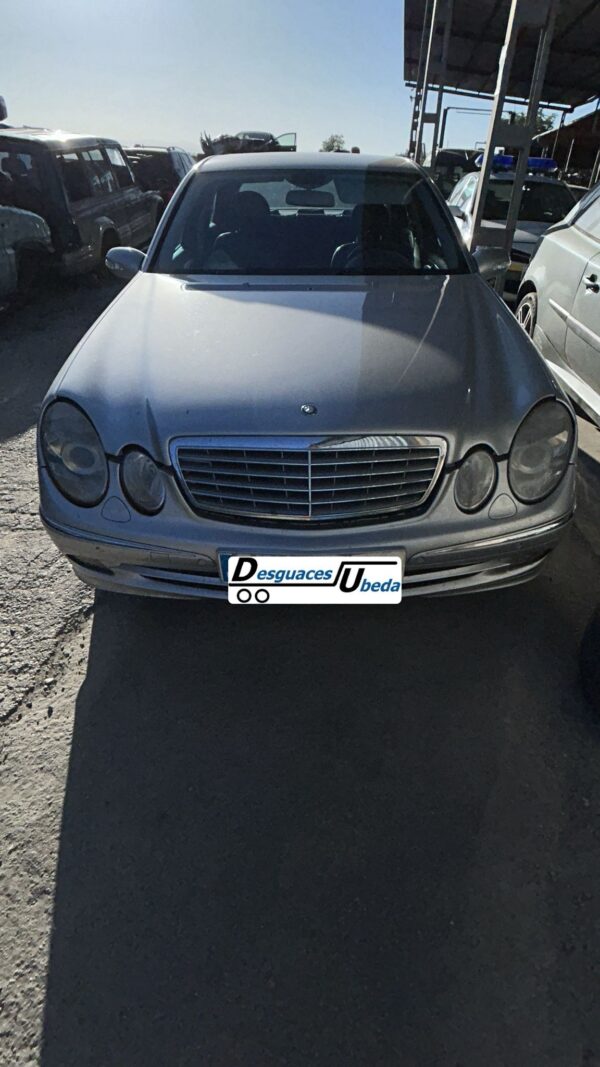 Mercedes Benz E270 con caja211 del año 2005
