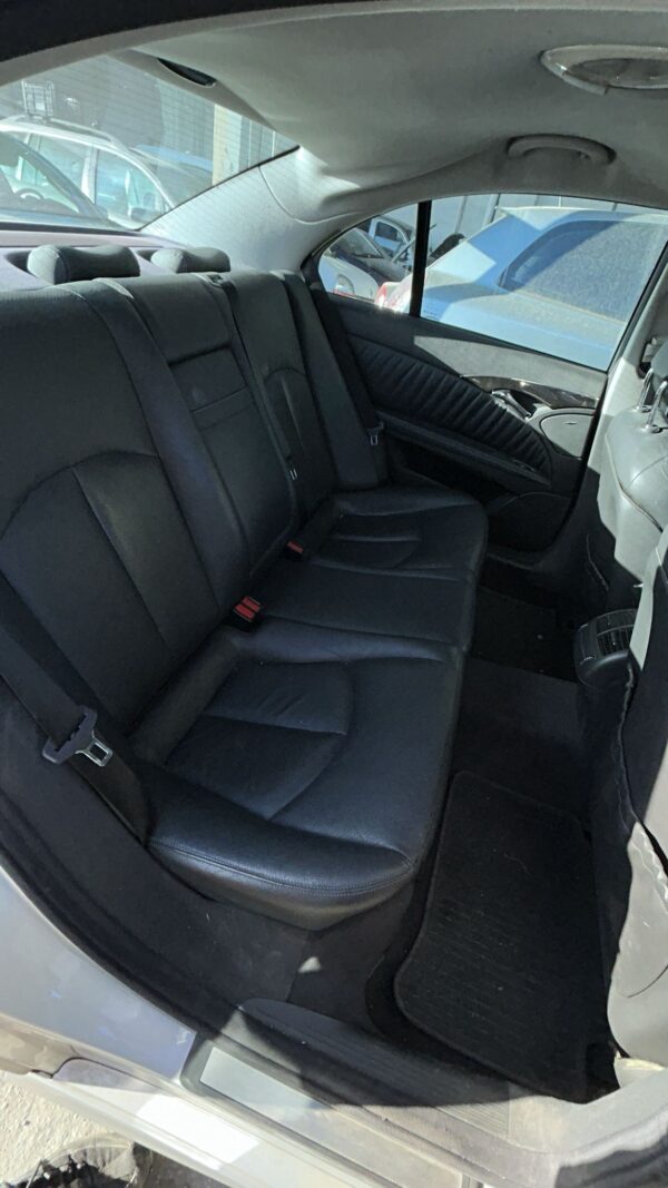 Mercedes Benz E270 con caja211 del año 2005